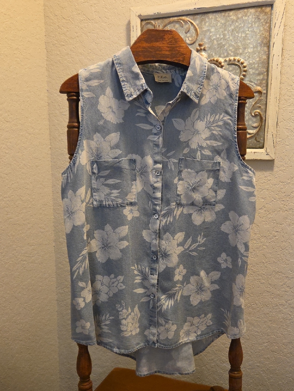 Elie Tahari Light Blue & White Floral Sleeveless Top Size XL